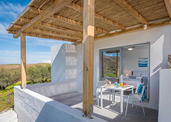Sarantis Suites & Apartments